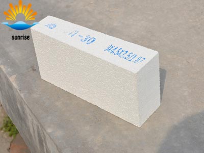 How to improve the insulation performance of mullite insulation brick